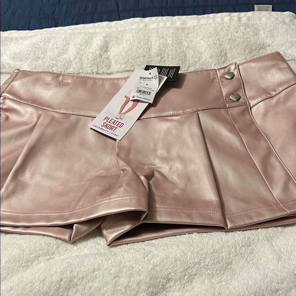 Celebrity Pink Metallic Pleated Skorts